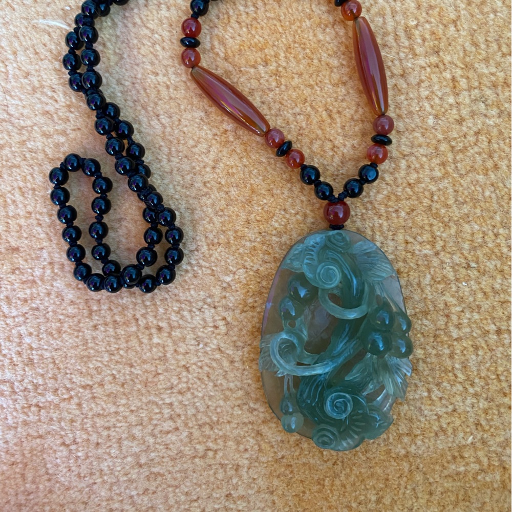 hand engraving finest jade necklace